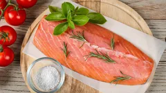 市販品よりも美味しい：赤身魚を塩漬けにして絶品に仕上げる方法。