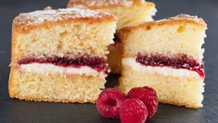 オーブンなしでスポンジケーキを焼く方法：簡単で失敗しないレシピ